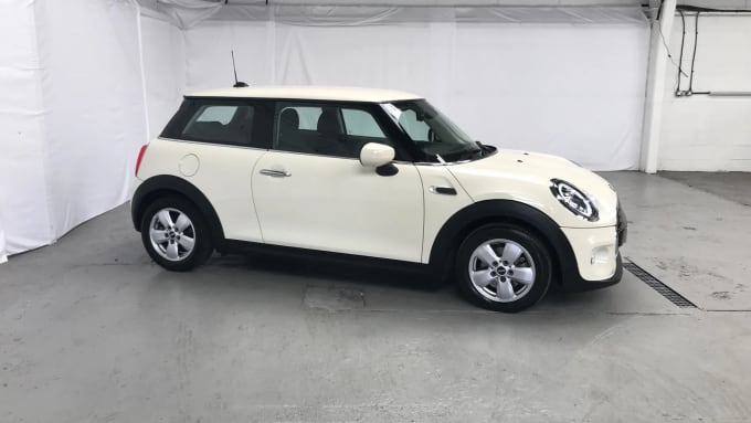 2021 Mini Hatch