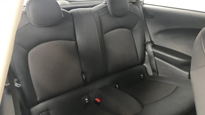 2021 Mini Hatch