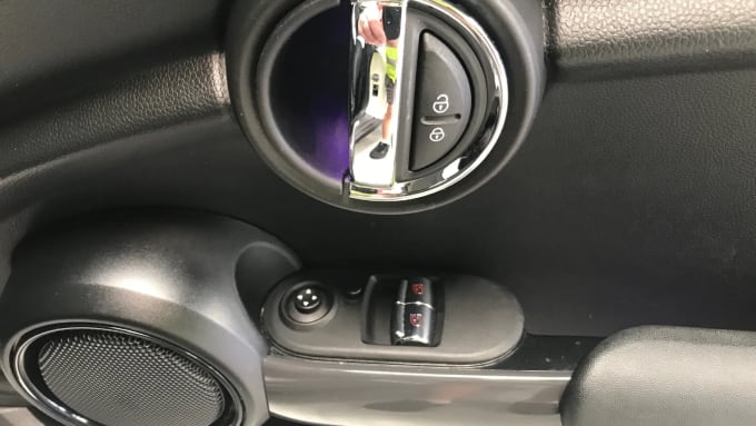 2021 Mini Hatch