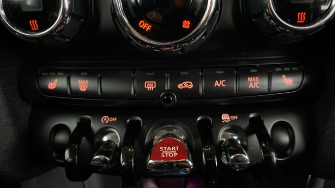 2018 Mini Hatch