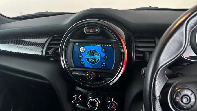 2019 Mini Hatch