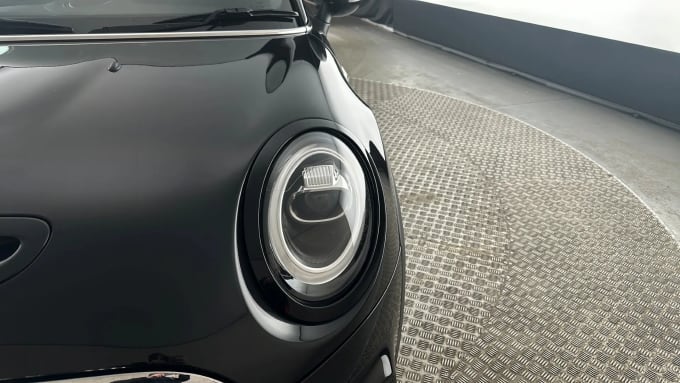 2019 Mini Hatch