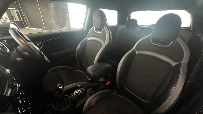 2019 Mini Hatch