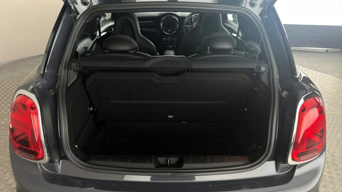 2019 Mini Hatch