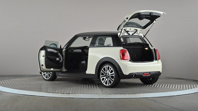 2018 Mini Hatch