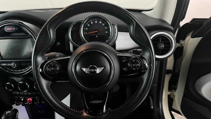 2018 Mini Hatch