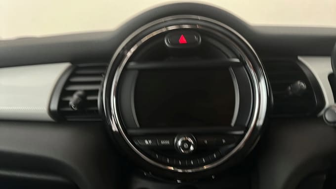 2018 Mini Hatch