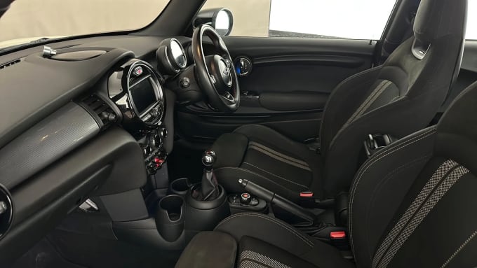 2019 Mini Hatch