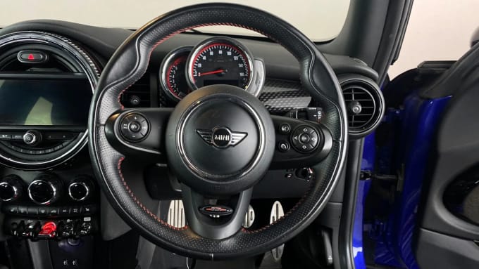 2018 Mini Hatch