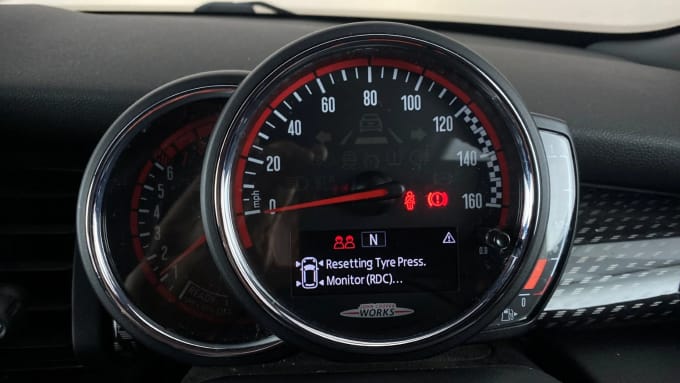 2018 Mini Hatch