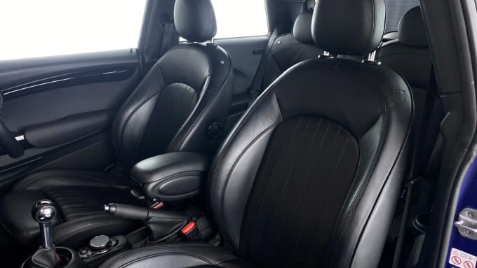 2018 Mini Hatch