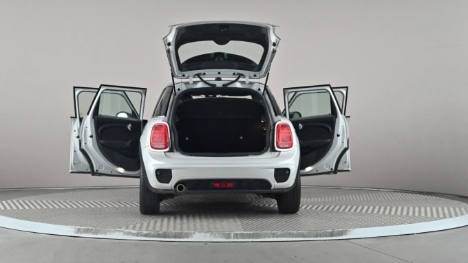 2019 Mini Hatch