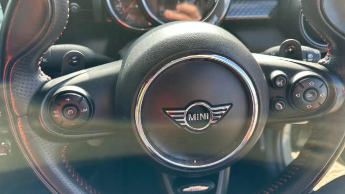 2019 Mini Hatch