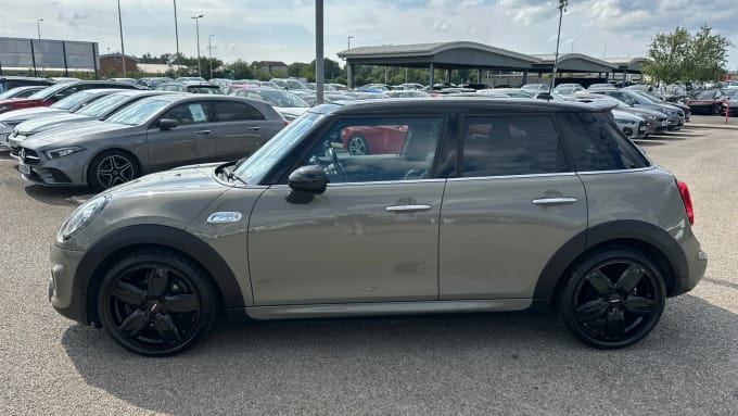 2019 Mini Hatch