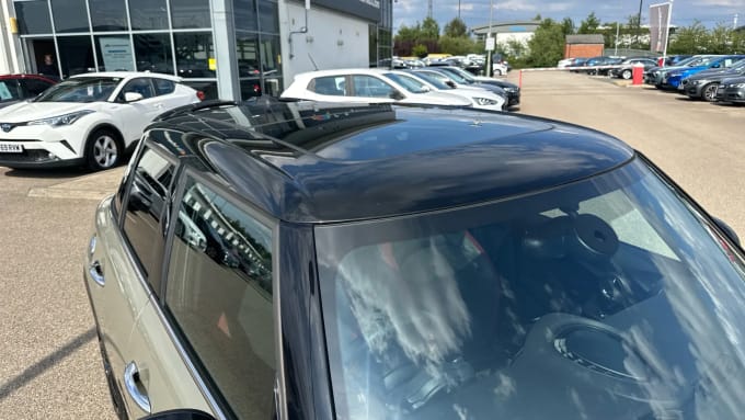 2019 Mini Hatch