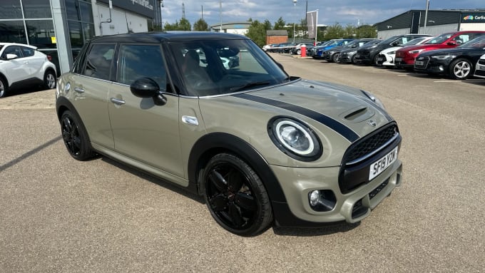 2019 Mini Hatch