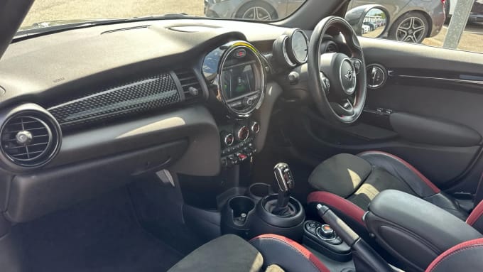 2019 Mini Hatch