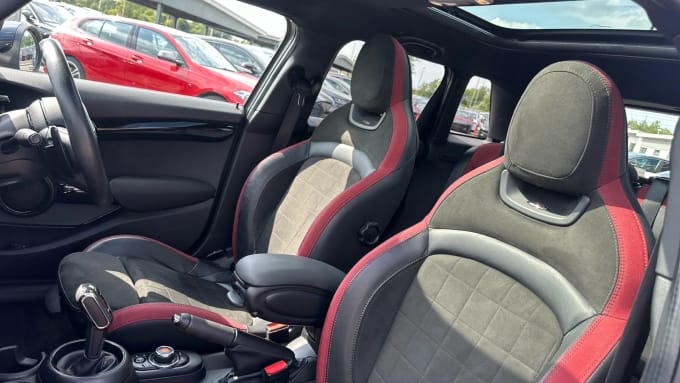 2019 Mini Hatch