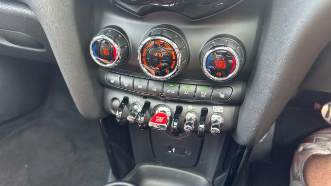 2019 Mini Hatch