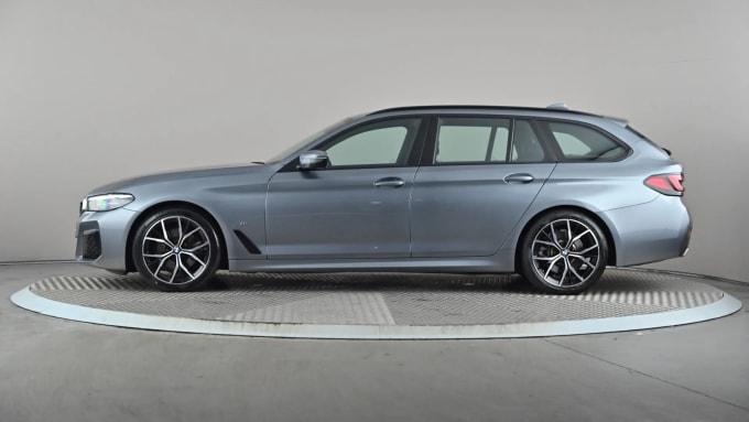 2022 BMW 5 Series Touring