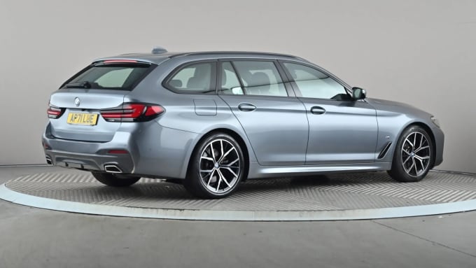 2022 BMW 5 Series Touring