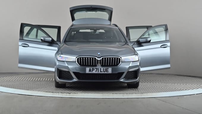 2022 BMW 5 Series Touring