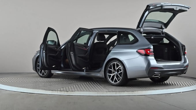 2022 BMW 5 Series Touring