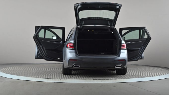 2022 BMW 5 Series Touring