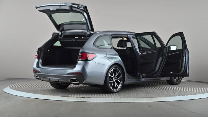 2022 BMW 5 Series Touring