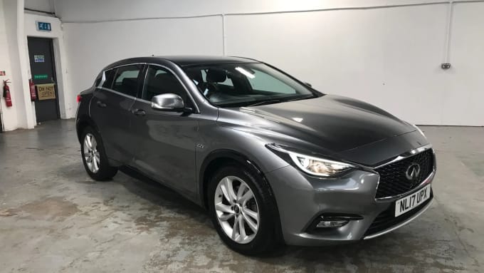 2017 Infiniti Q30