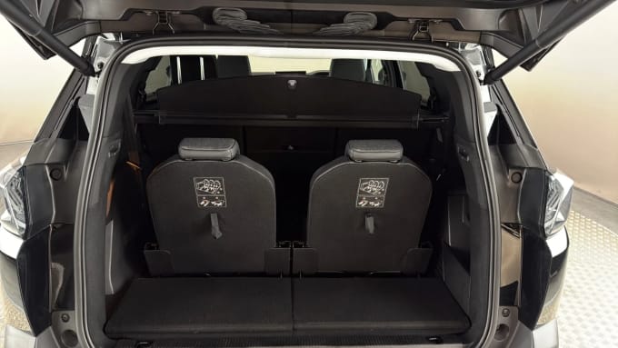 2022 Peugeot 5008