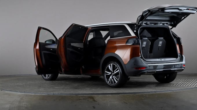 2021 Peugeot 5008