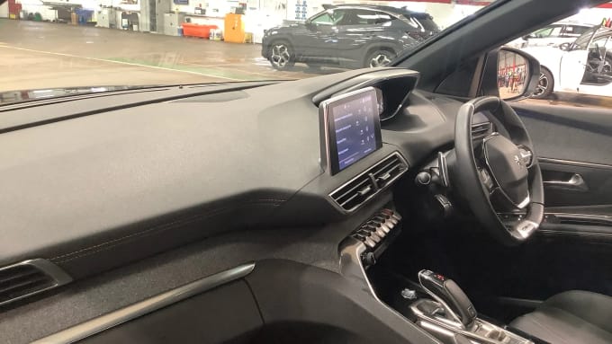 2020 Peugeot 5008