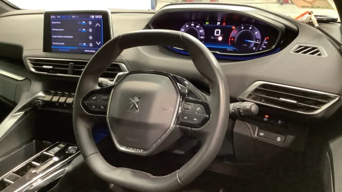 2023 Peugeot 5008