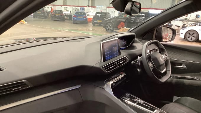 2023 Peugeot 5008