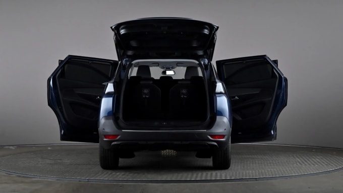 2022 Peugeot 5008
