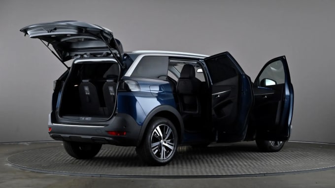 2022 Peugeot 5008