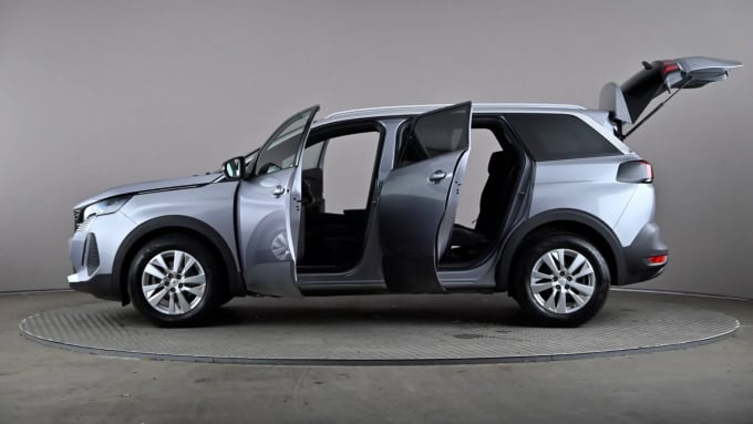 2023 Peugeot 5008