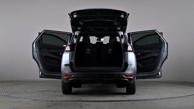 2023 Peugeot 5008