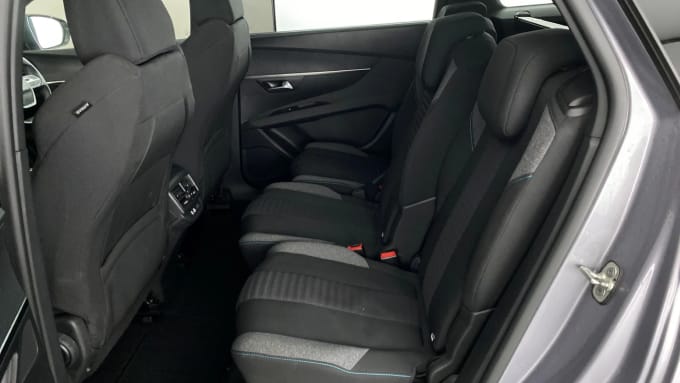 2023 Peugeot 5008