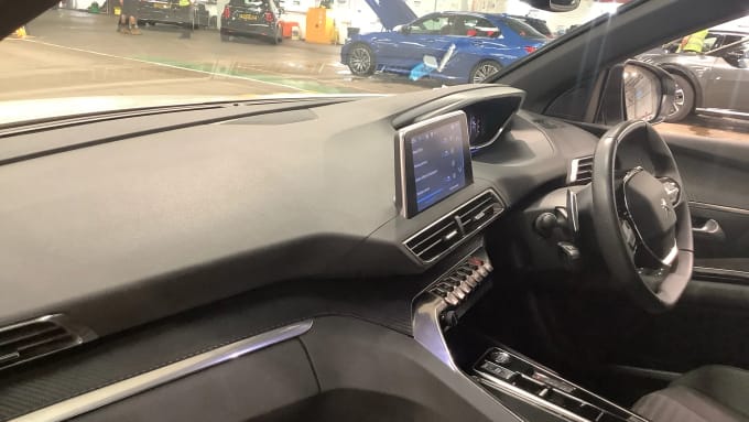 2023 Peugeot 5008
