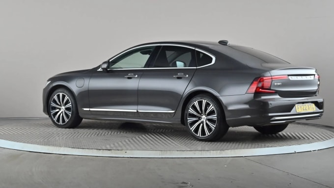 2022 Volvo S90