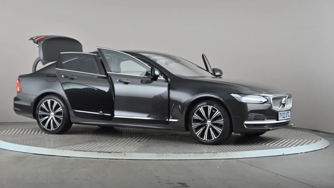 2022 Volvo S90