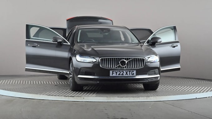2022 Volvo S90