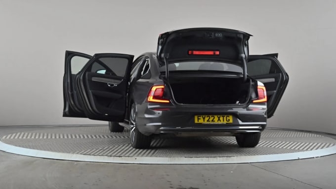 2022 Volvo S90