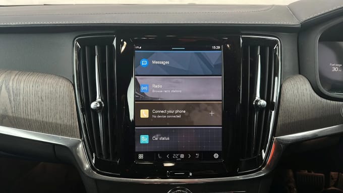 2022 Volvo S90