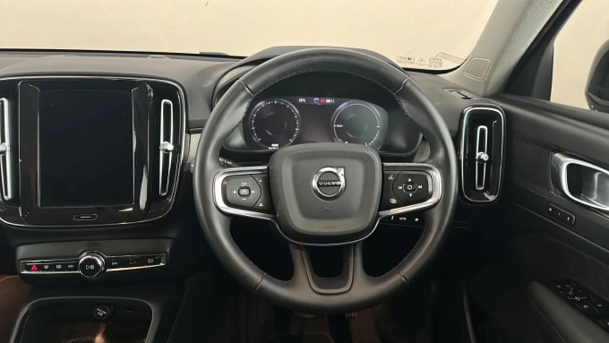 2022 Volvo Xc40