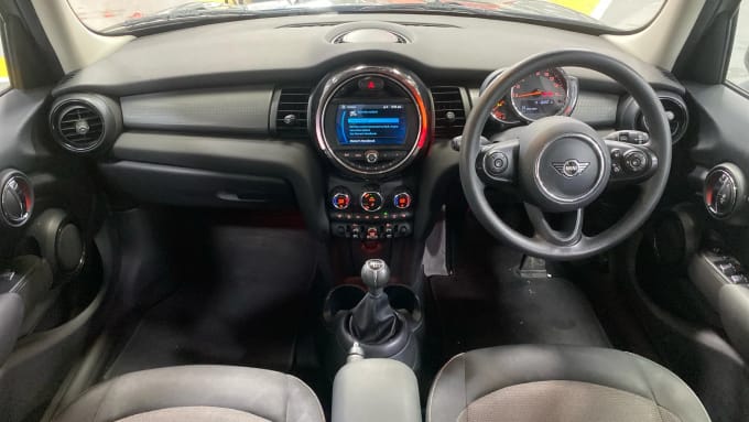 2021 Mini Hatch