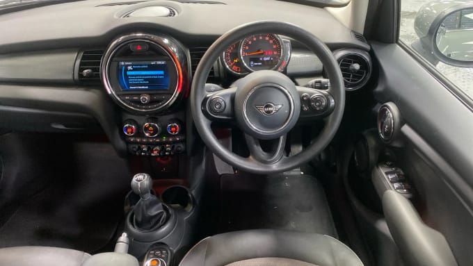 2021 Mini Hatch
