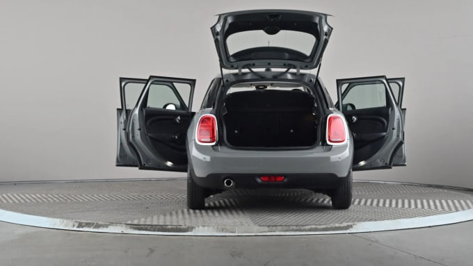 2021 Mini Hatch